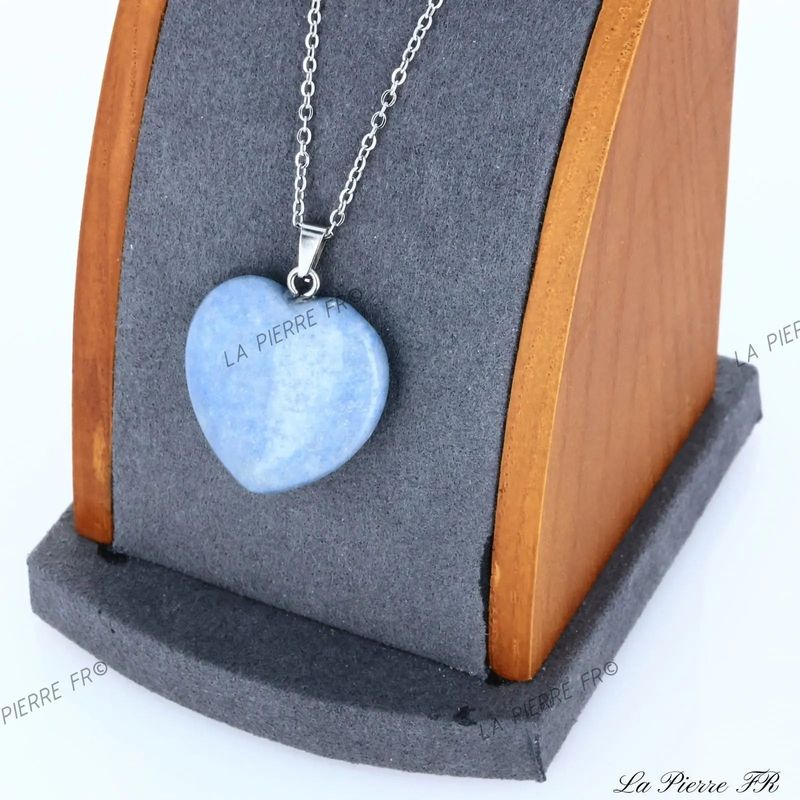 Pierre naturelle Aventurine bleue montée en pendentif, bienfaits et élégance