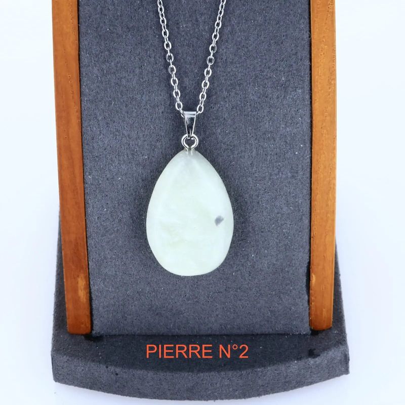 Pendentif Jade vert en larme, pierre naturelle de prospérité et de chance pour collier
