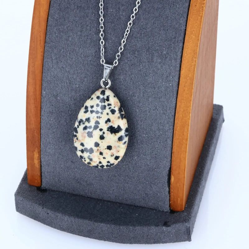 Pendentif Jaspe Dalmatien en larme, pierre naturelle d'ancrage et de joie pour collier