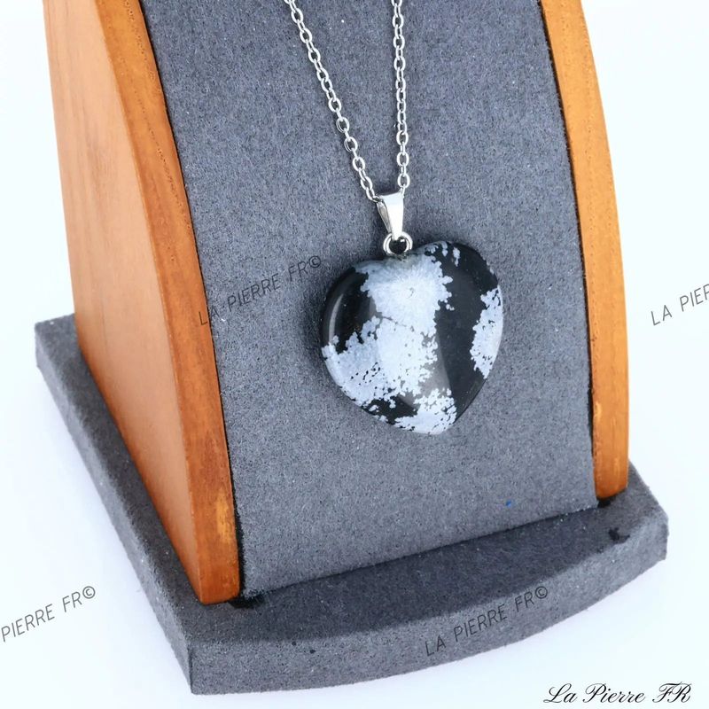 Pendentif cœur en Obsidienne Flocon de Neige, bijou de lithothérapie noir moucheté de blanc