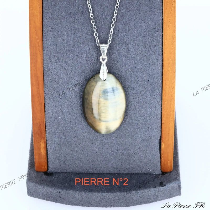 Détail du pendentif Œil de Faucon aux reflets bleu-gris, pierre naturelle de confiance pour collier
