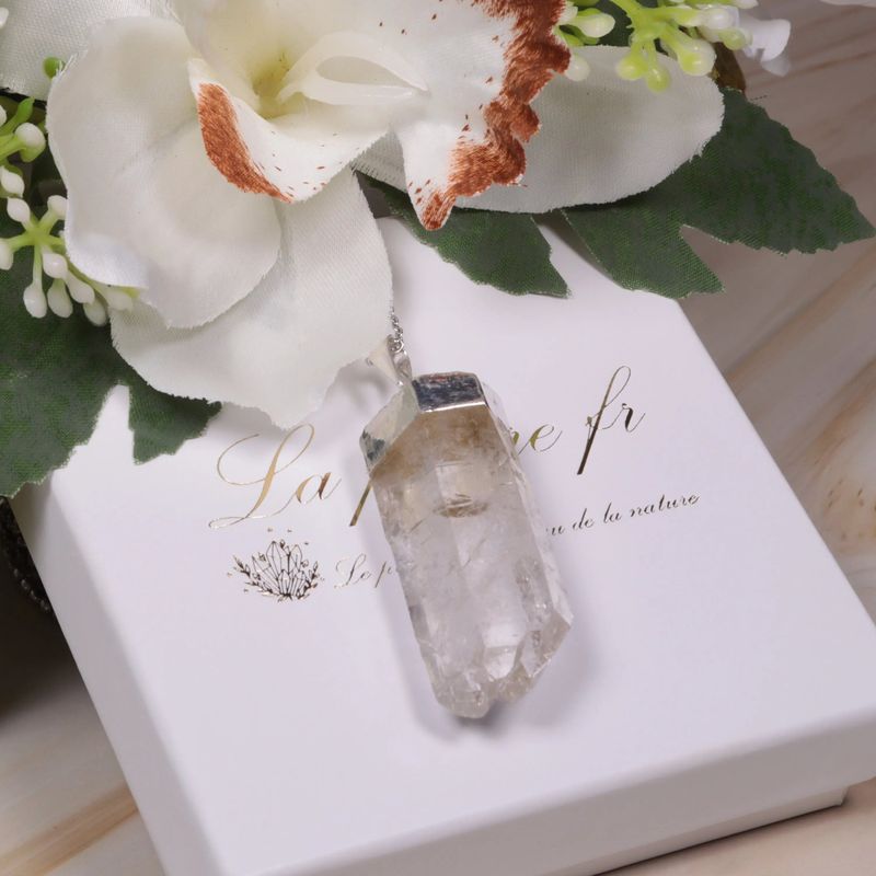 Pendentif pointe de Cristal de Roche du Brésil - La Pierre FR