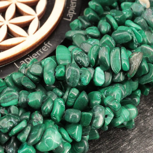 Perles Malachite en pierre naturelle baroque sur fil de 36 cm pour la création de bijoux