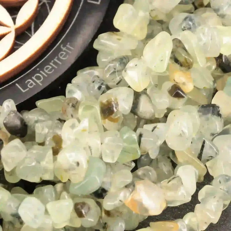 Perles Prehnite en pierre naturelle baroque sur fil de 36 cm pour la création de bijoux