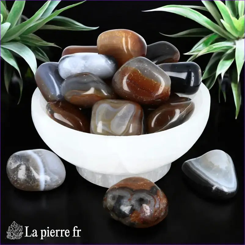 pierres roulées en Agate naturelle, pierre de lithothérapie favorisant la stabilité, l'ancrage et la clarté mentale. Idéale pour apaiser les émotions et renforcer la confiance.
