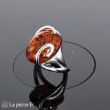 Bague Ambre Argent Rhodié (Présence Sculpturale) - Vue dessus très grand cabochon ambre 15x20mm.