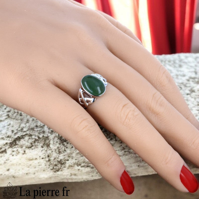 Bague pour femme en argent rhodié avec pierre en Jade Vert véritable 8x12mm.