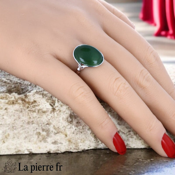 Bague moderne pour femme en argent rhodié avec pierre en Jade Vert véritable 12x16mm.