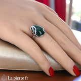Bague moderne et raffinée pour femme en argent rhodié avec pierre en Jade Vert véritable 12x16mm.