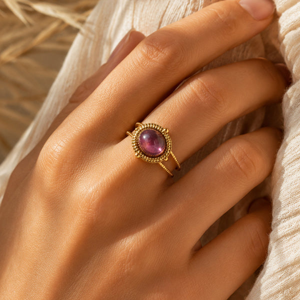 Bague cabochon ovale en améthyste