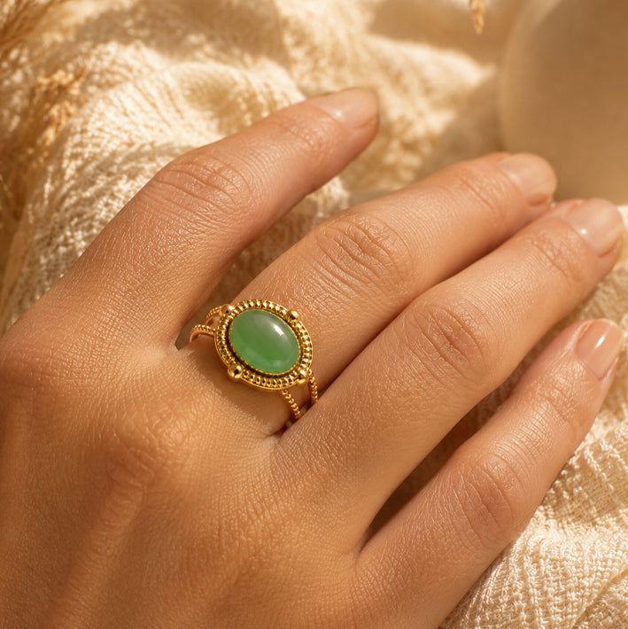 Bague cabochon ovale en aventurine verte