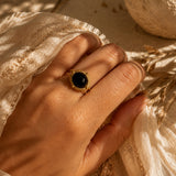 Bague cabochon ovale en Onyx noir OVALIA®, acier doré
