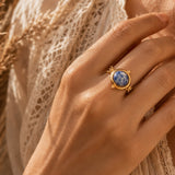 Bague cabochon en Sodalite ÉCRIN®, acier doré