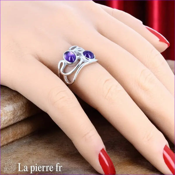 Bague vintage multi-pierres pour femme en argent rhodié avec améthystes naturelles cabochon (ovale 5x7mm, ronde 6mm).