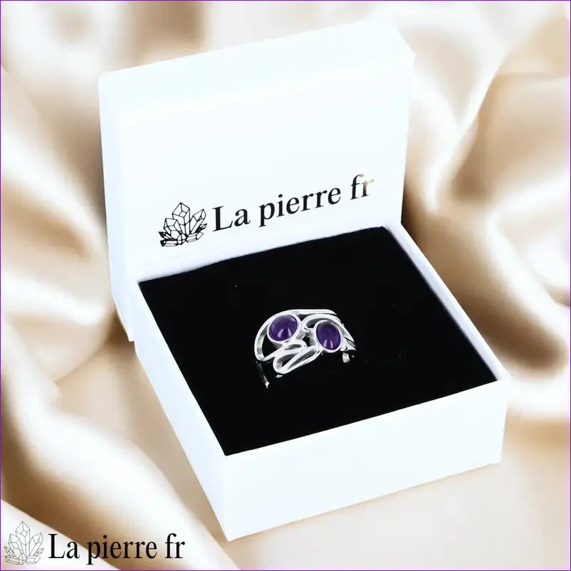 Bague lithothérapie bohème vintage pour femme en argent véritable avec deux améthystes naturelles.