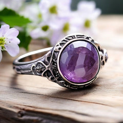 élégante Bague sertie d'une améthyste véritable sur monture en argent