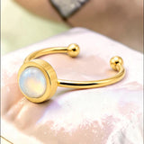 Bague fine dorée en Pierre de lune blanche FILINE®