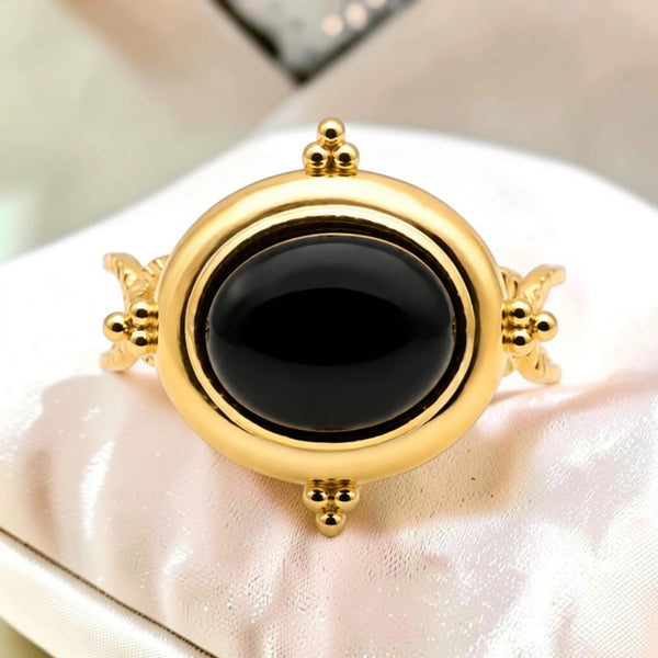 Bague grosse pierre onyx noir dorée