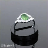Bague vintage pour femme en argent avec pierre Jade Vert de couleur verte naturelle et détails feuilles