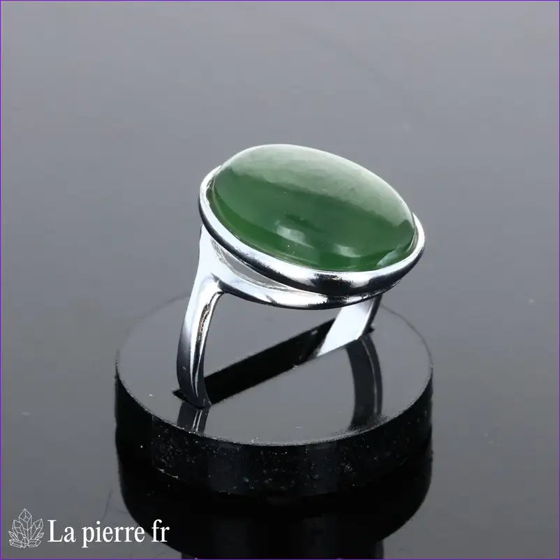 Bague moderne pour femme en argent avec pierre Jade Vert de couleur verte naturelle, grand ovale 12x16mm.