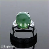 Très grande bague vintage pour femme en argent avec pierre Jade Vert ovale de couleur verte naturelle et 2 zircons.