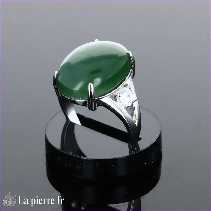 Bague vintage pour femme en argent véritable avec Jade Vert naturel ovale 13x18mm et zircons.