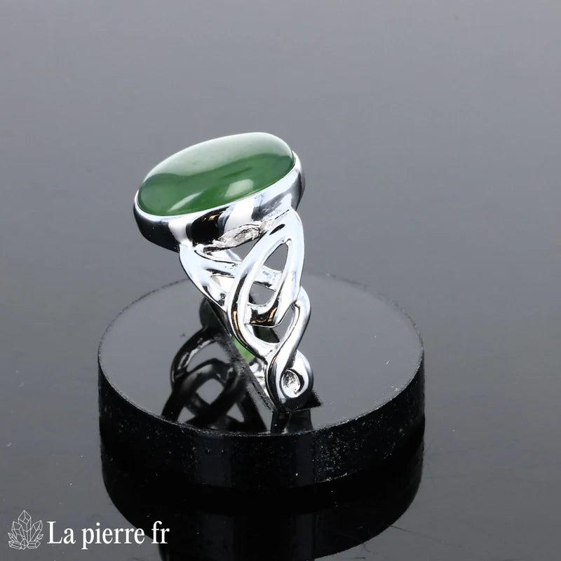 Bague moderne pour femme en argent véritable avec Jade Vert naturel ovale 8x12mm.