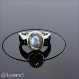 Détail artistique de l'émail coloré sur la Bague Labradorite (Fresque Bohème)