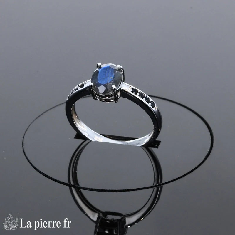 Bague Labradorite (Prisme Étoilé) ovale facettée avec 6 zircons en argent