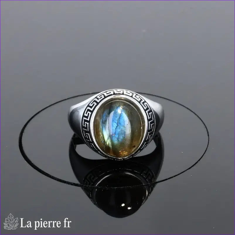 Détail romantique de l'émail sur Bague Labradorite (Romance Émaillée) ovale