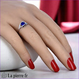 Bague solitaire femme (Éclat Azuré) ornée d'un Lapis-lazuli bleu profond sur monture design.
