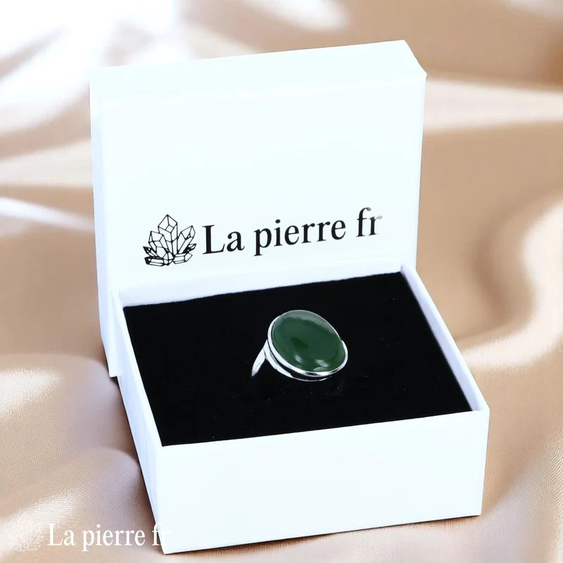 Bague lithothérapie moderne pour femme en argent 925 avec Jade Vert véritable ovale 12x16mm cabochon.