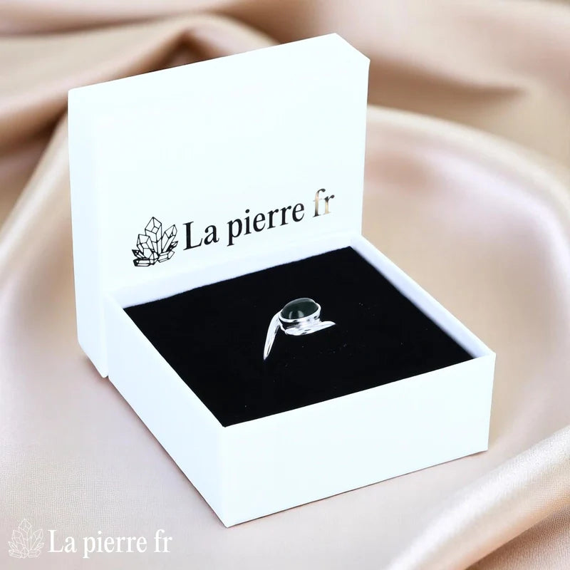 Bague lithothérapie pour femme en argent 925 avec Jade Vert véritable.