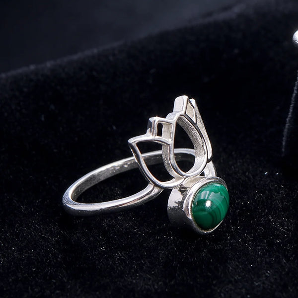 Bague malachite argent 925, lotus ajouré et cabochon vert zébré