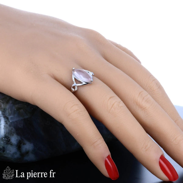 Gros plan pierre marquise cabochon quartz rose Bague (Navette Poudrée)