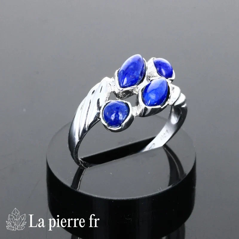 Détail de la bague Lapis Lazuli Lactée, pierre naturelle bleue sur argent
