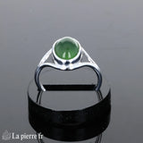 Bague pour femme en argent avec pierre naturelle Jade Vert classique 7x9mm, finition cabochon.