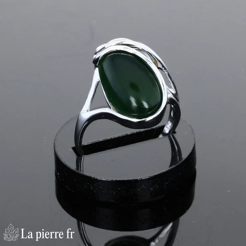 Grande bague moderne pour femme en argent avec pierre Jade Vert de couleur verte naturelle, forme ovale 9x18mm.
