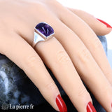 Bague pour femme en argent avec grande pierre améthyste violette rectangulaire (8x12mm) en cabochon.