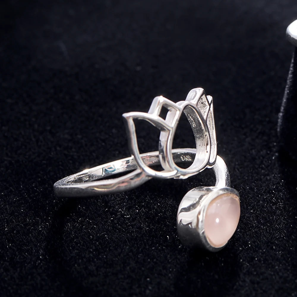 Bague quartz rose argent 925, lotus ajouré et cabochon rose poudré