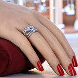 Bague en Quartz rose (Duo Arabesque) portée — rendu au doigt, style bohème et vintage