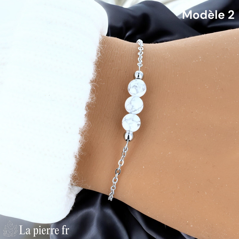 Bracelet howlite modèle trois perles de 6 mm, chaîne argentée