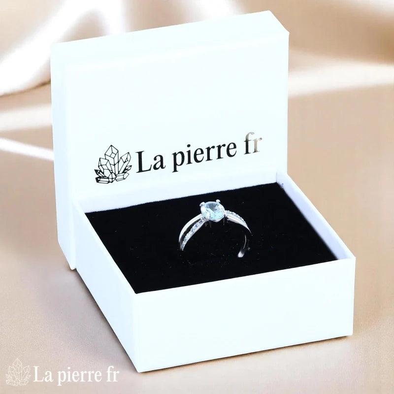 Bague de fiançailles Aigue-Marine (Aura Ovale) en argent 925 rhodié, style alliance moderne et élégante - La Pierre Fr.