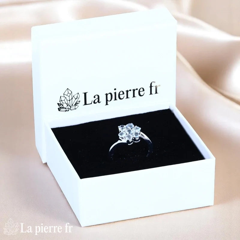 Bague de fiançailles Aigue-Marine (Floraison Céleste) moderne et design, 7 pierres - La Pierre Fr.