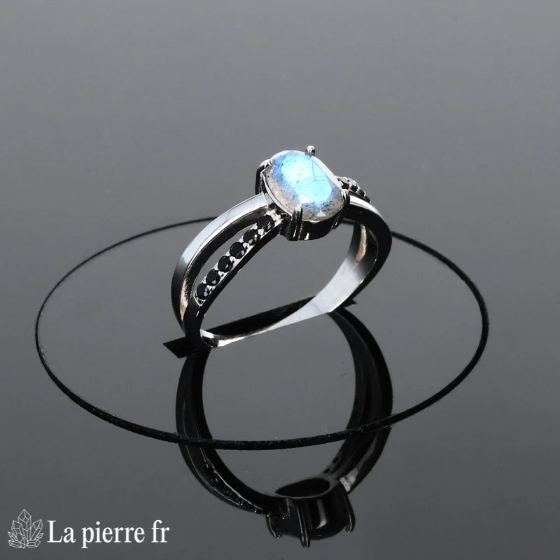 Détail du halo de 12 zircons scintillants Bague Labradorite (Galaxie Scintillante)