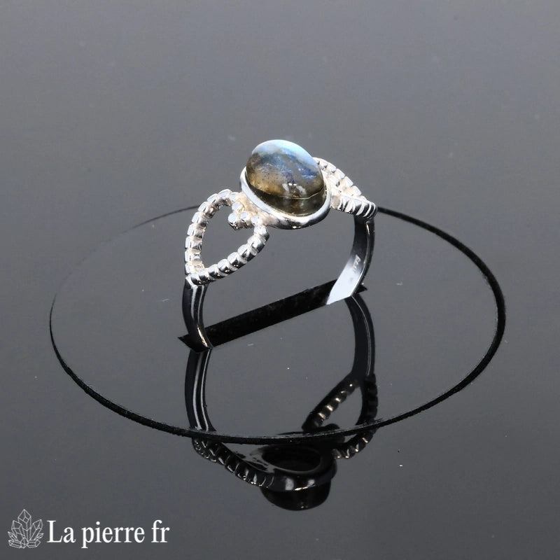 Détail de la monture coeur et reflets labradorite Bague (Coeur Céleste)