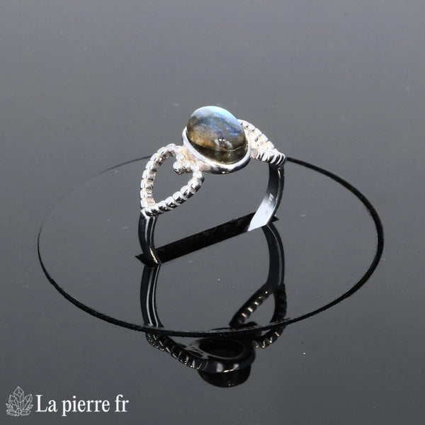 Détail de la monture coeur et reflets labradorite Bague (Coeur Céleste)