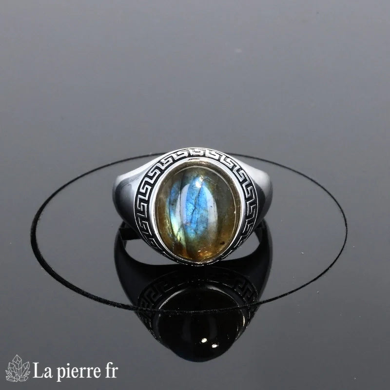 Détail romantique de l'émail sur Bague Labradorite (Romance Émaillée) ovale