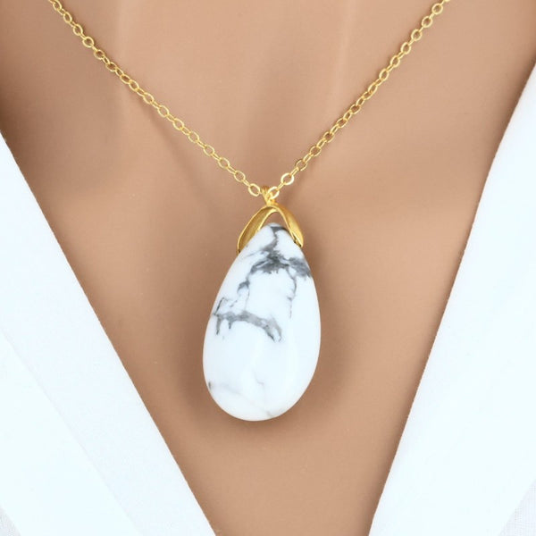 Bijou en pierre naturelle Howlite Blanche, pendentif larme marbré blanc et gris