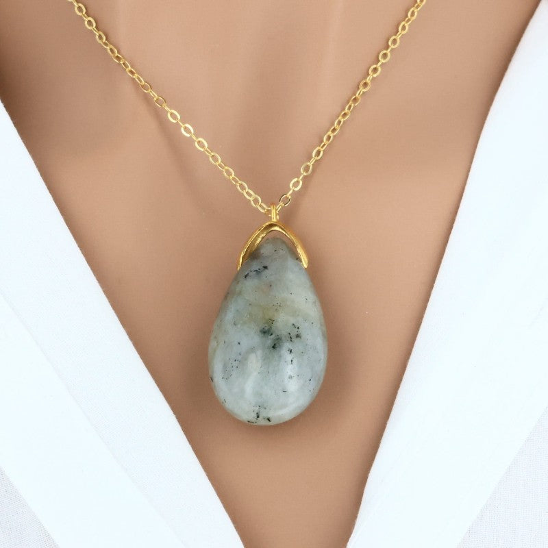 Bijou en pierre naturelle Labradorite grise, pendentif larme aux reflets lumineux